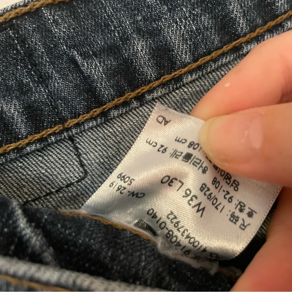 Levi’s - Picture 3 of 3